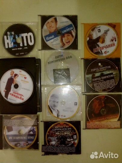 Диски фильмы, в основном зарубежные. 87 шт