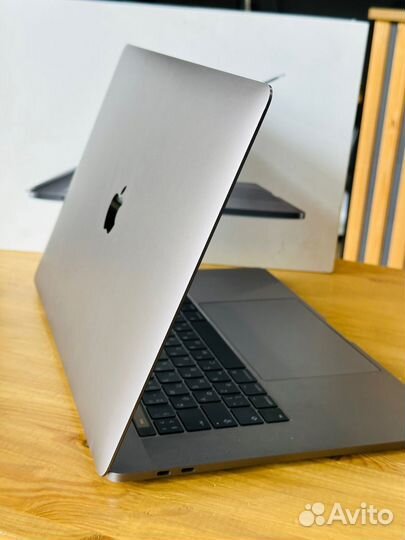 Ноутбук MacBook Pro intel core i7