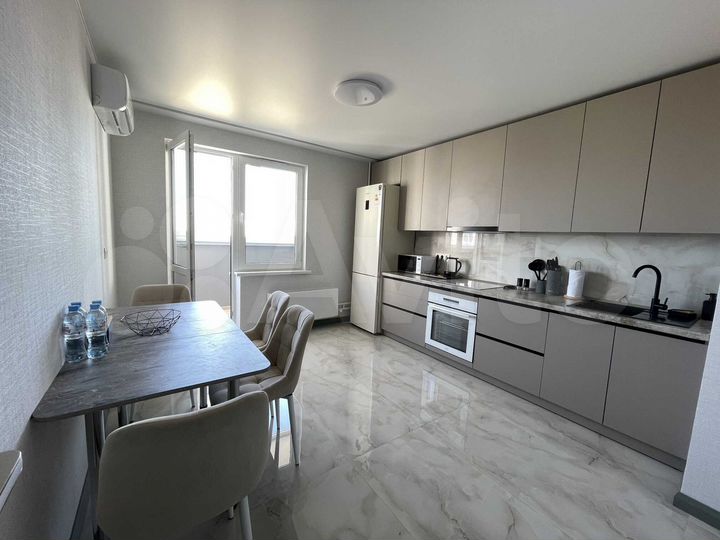 2-к. квартира, 60 м², 14/16 эт.