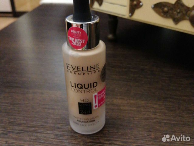 Жидкая тональная основа