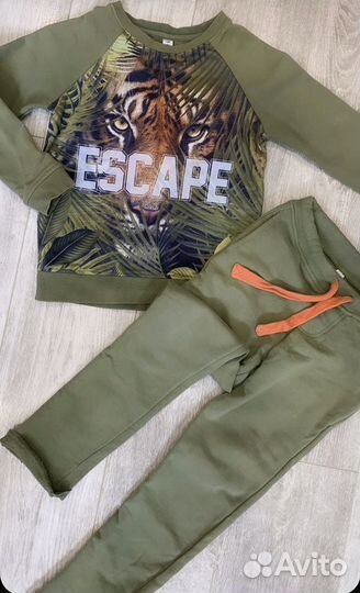 Костюм спортивный