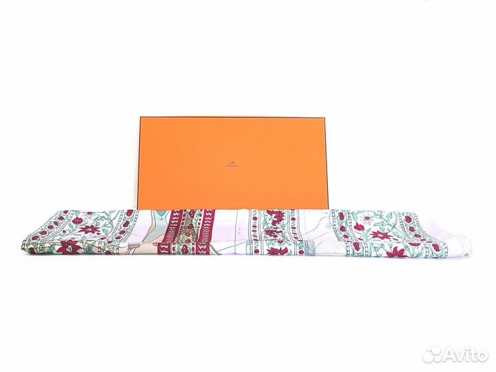 Шелковый платок Hermès Le Pegase 140 на 140