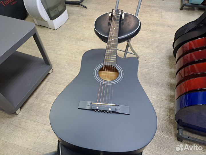 Гитара акустическая чёрная матовая