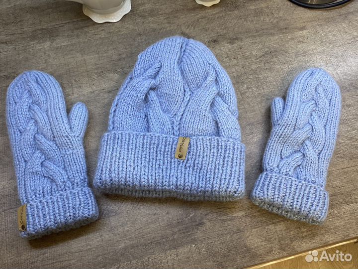 Комплект шапка и варежки