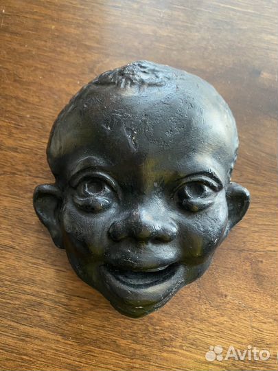 Бюст на стену