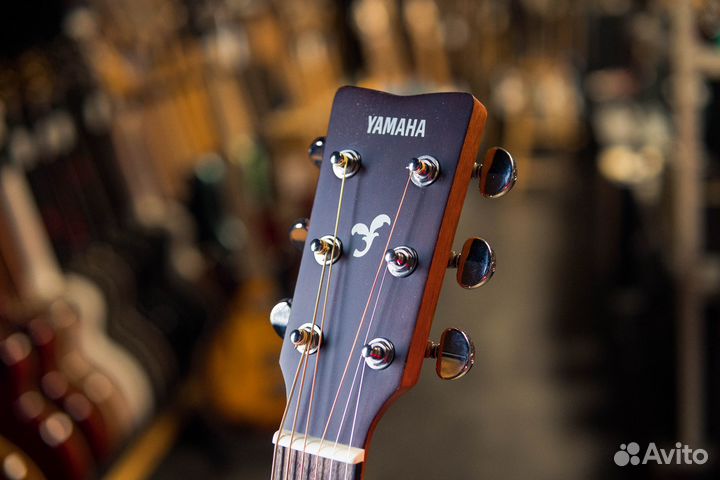 Электроакустическая гитара Yamaha FSX800C N