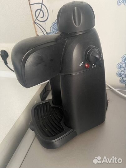 Кофеварка рожковая dexp EM-800