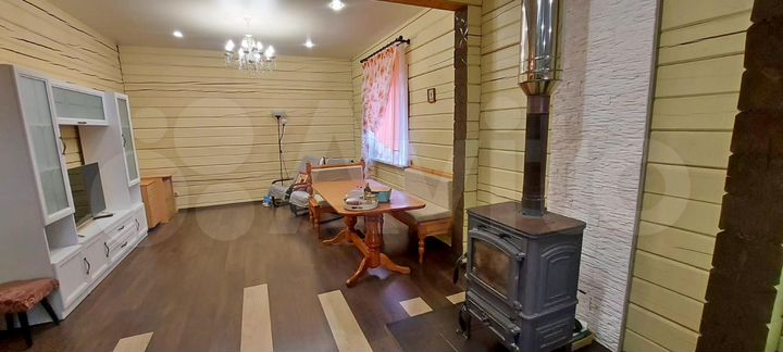 Дом 200 м² на участке 15 сот.