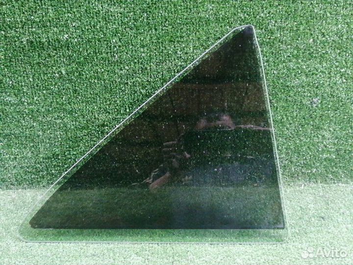 Стекло двери (форточка) заднее правое Toyota Camry