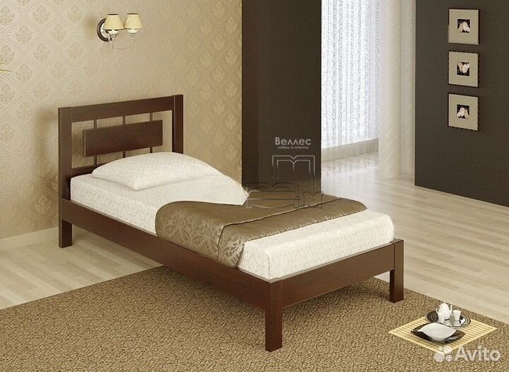 Односпальная деревянная кровать