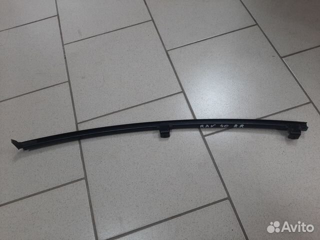 Направляющая стекла задняя правая Rav4 40 2012-19