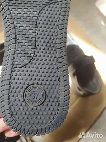 Школьные ботинки