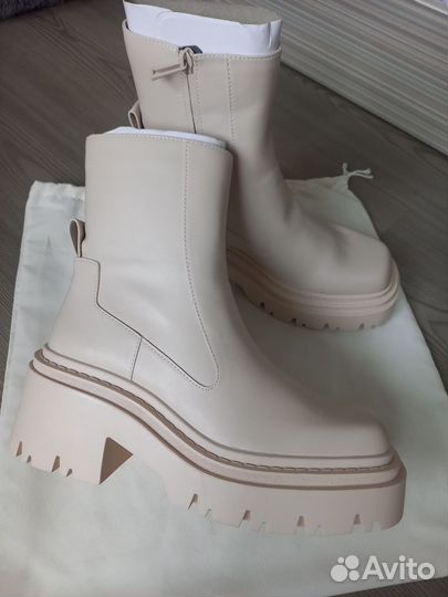 Ботинки женские zara