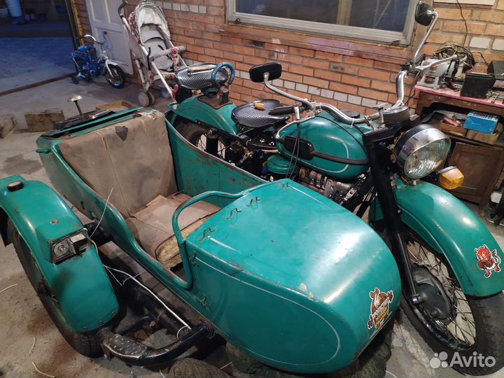 Продам мотоцикл Урал Имз 8.103