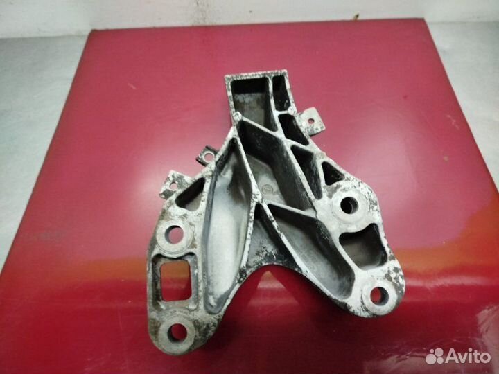 Кронштейн двигателя левый Bmw X6 E71 N55B30 2010