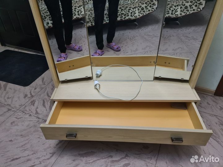 Трильяж с зеркалом