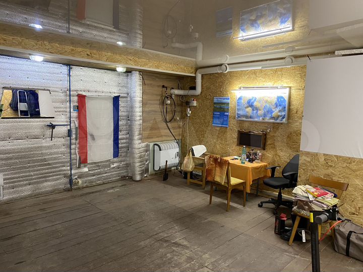 Гараж, > 30 м²