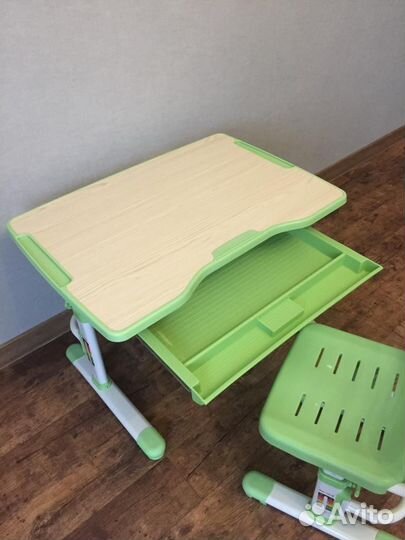 Растущая парта и стул