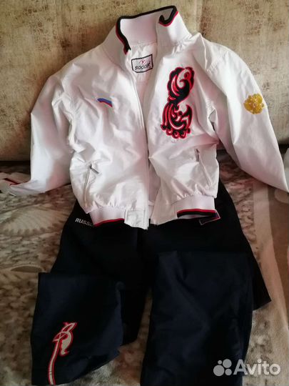 Костюм спортивный