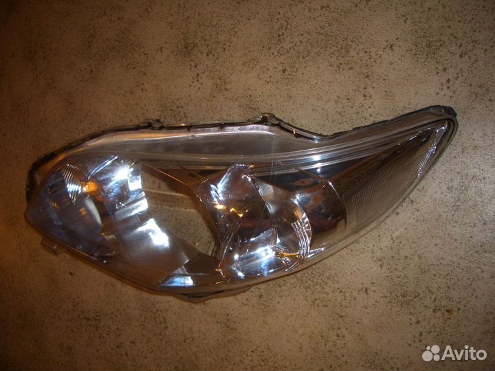 Стекло фары левой Тойота Королла с10-13г