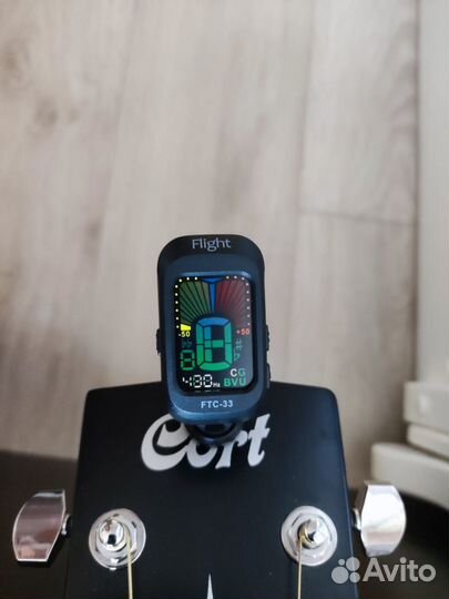 Тюнер для настройки гитары