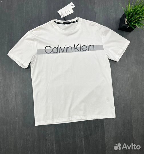 Летняя футболка Calvin Klein