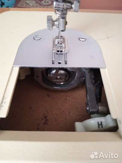 Швейная машина Чайка 132м