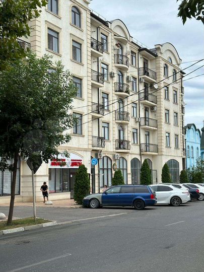 3-к. квартира, 136 м², 2/5 эт.