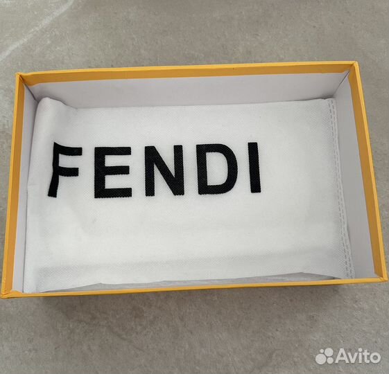 Сумка fendi новая коробка пыльник