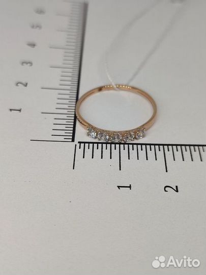 Золотое кольцо с камнем 18,5р