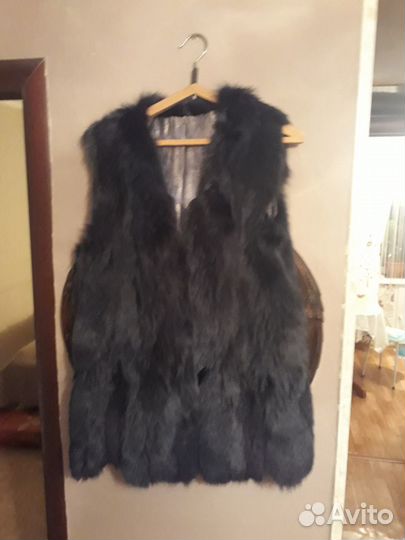 Меховая жилетка
