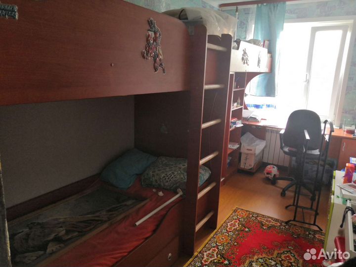 Трехъярусная кровать