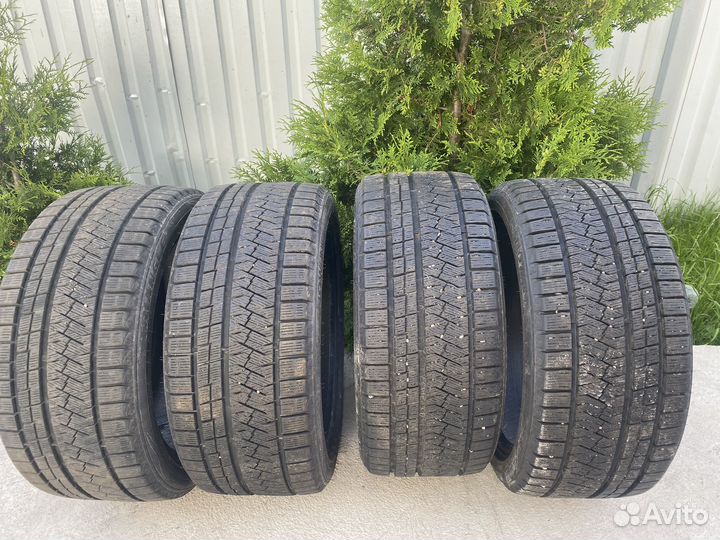 Triangle Snowlink TWT02 245/40 R18