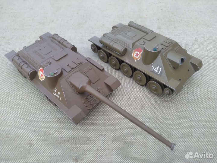 Модель самоходки су-100