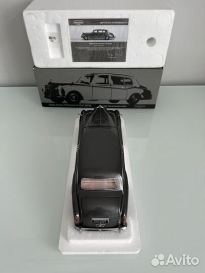 1:18 Rolls-royce Phantom V1964 Paragon
