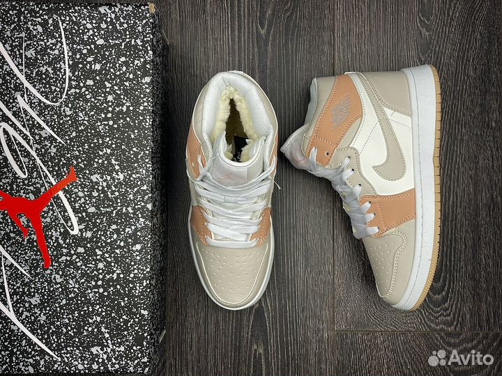 Кроссовки nike air Jordan 1 зимние женские