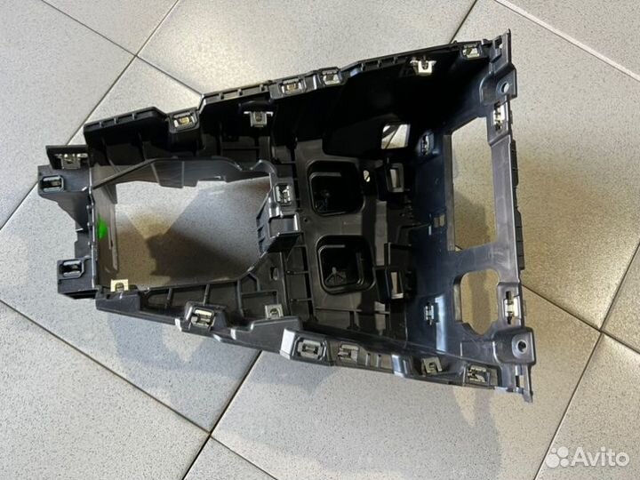 Кронштейн (сопут. товар) Renault Arkana пробег 46