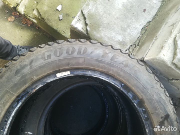 Goodyear Ultragrip Ice Arctic 185/65 R15 88T
