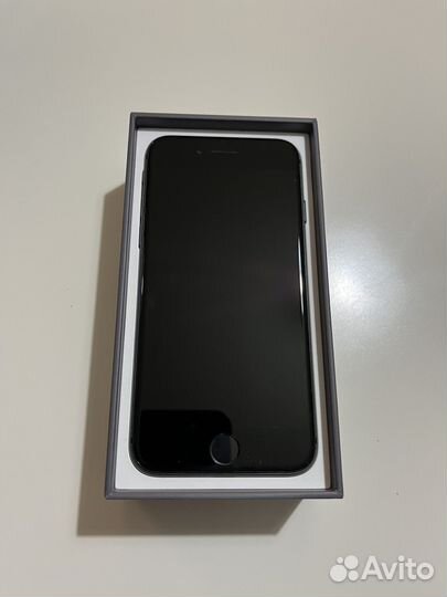 iPhone 8, 64 ГБ
