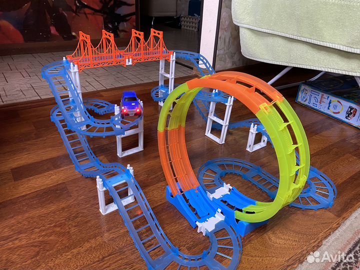 Сборная трасса с машинкой
