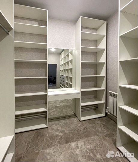 Гардеробная белая