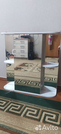 Шкафчик для ванной навесной