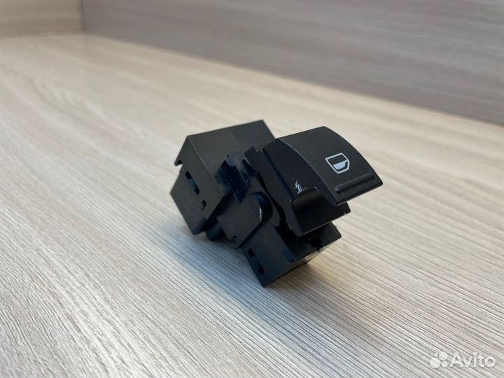 Кнопка стеклоподъемника задняя Volkswagen Polo
