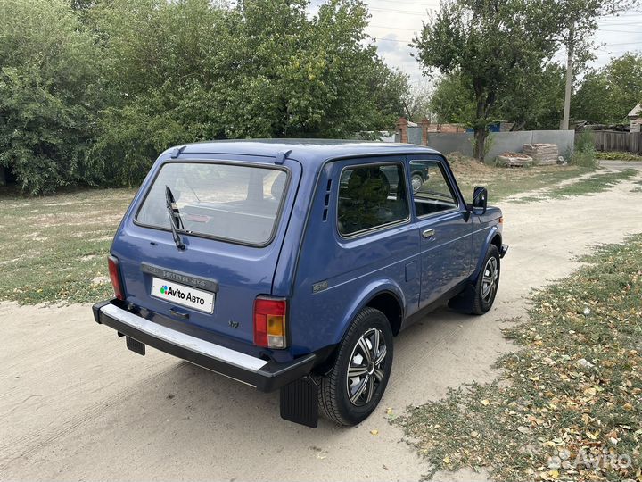 LADA 4x4 (Нива) 1.7 МТ, 2003, 90 000 км