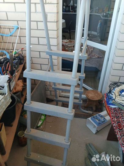 Лестница для бассейна