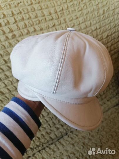 Кепка кожаная женская