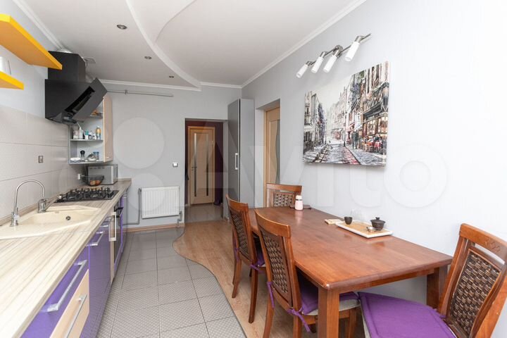 3-к. квартира, 80 м², 1/3 эт.