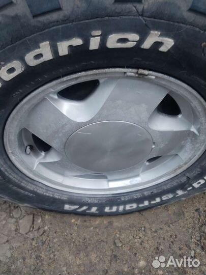 Bfgoodrich Mud-Terrain T/A KM2 265/75 R16 80Q