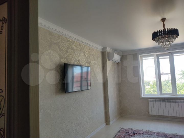 2-к. квартира, 72 м², 1/4 эт.