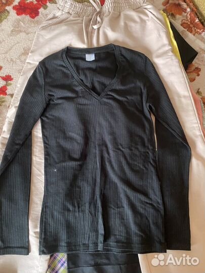 Отдам даром женские вещи